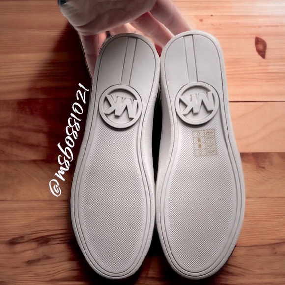 LAST PAIR! Michael Kors White Embossed Leather Sz 7.5 BRAND NEW NEVER WORN - Picture 4 of 5